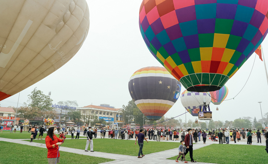 vé bay khinh khí cầu ở Tuyên Quang